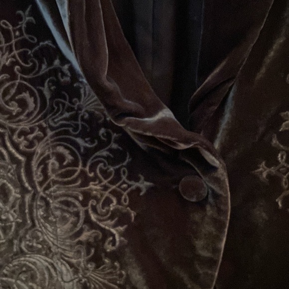 Karen Kane velvet embossed blazer - Picture 2 of 6